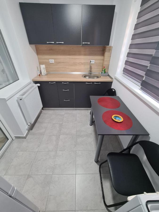 Garsoniera Luxury Lorena Piteşti Buitenkant foto