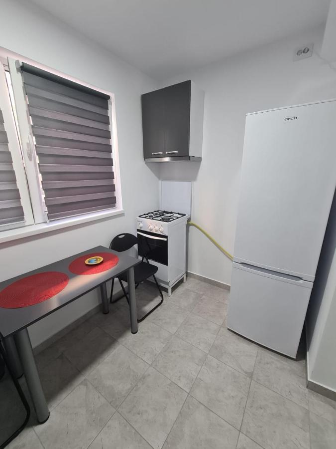 Garsoniera Luxury Lorena Piteşti Buitenkant foto