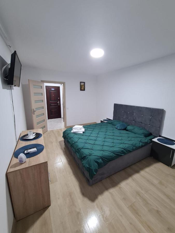 Garsoniera Luxury Lorena Piteşti Buitenkant foto